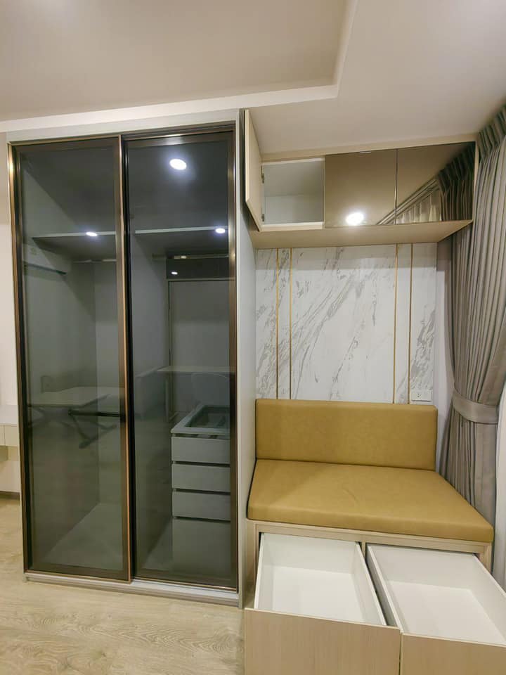 สนใจชมห้องติดต่อได้เลย Line ID: Smile-easy ปล่อยเช่าคอนโด SOHO Bangkok Ratchada (โซโห แบงค็อก รัชดา) - 1ห้องนอน 1ห้องน้ำ 1ห้องนั่งเล่น - ใกล้ MRT ห้วยขวาง - ขนาดห้อง 26 ตรม. ชั้น 5