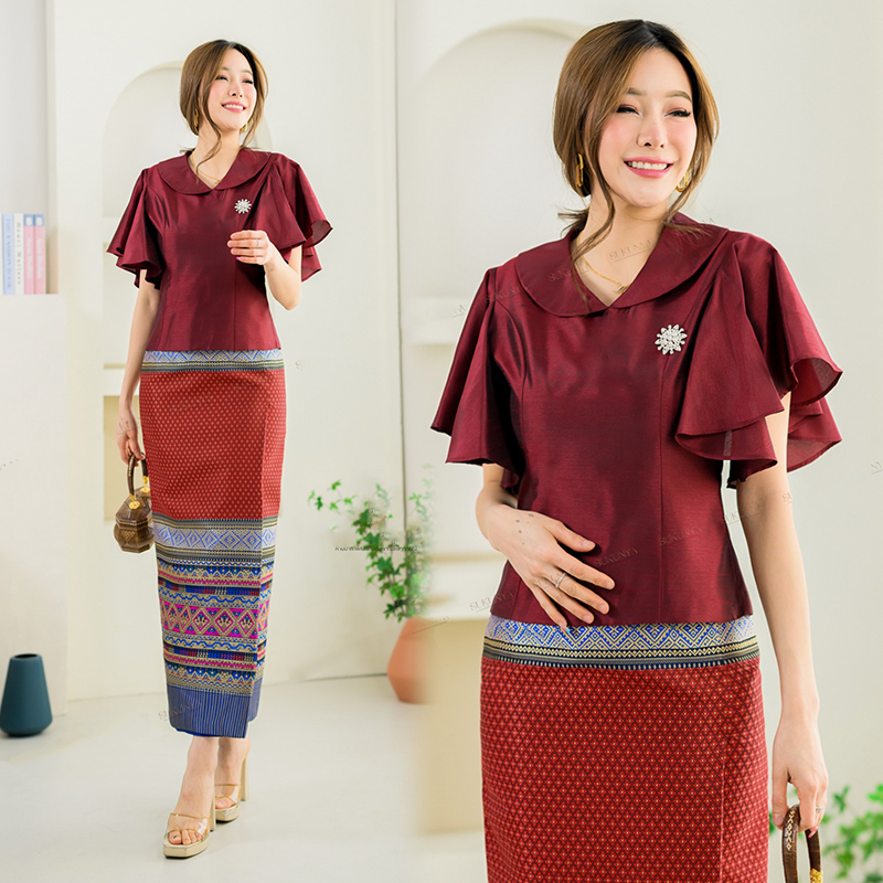 kudapy เสื้อผ้าไหมตะวันเส้นขีดสีเขียว/สีแดงเข้ม/สีทอง ตัวเสื้ออัดกาวมีซับในผ้าCotton แขนทรงพุ่มระบายสายงาม คอวีแบบปก ซิปข้างแบบซ่อน (เฉพาะเสื้อ)