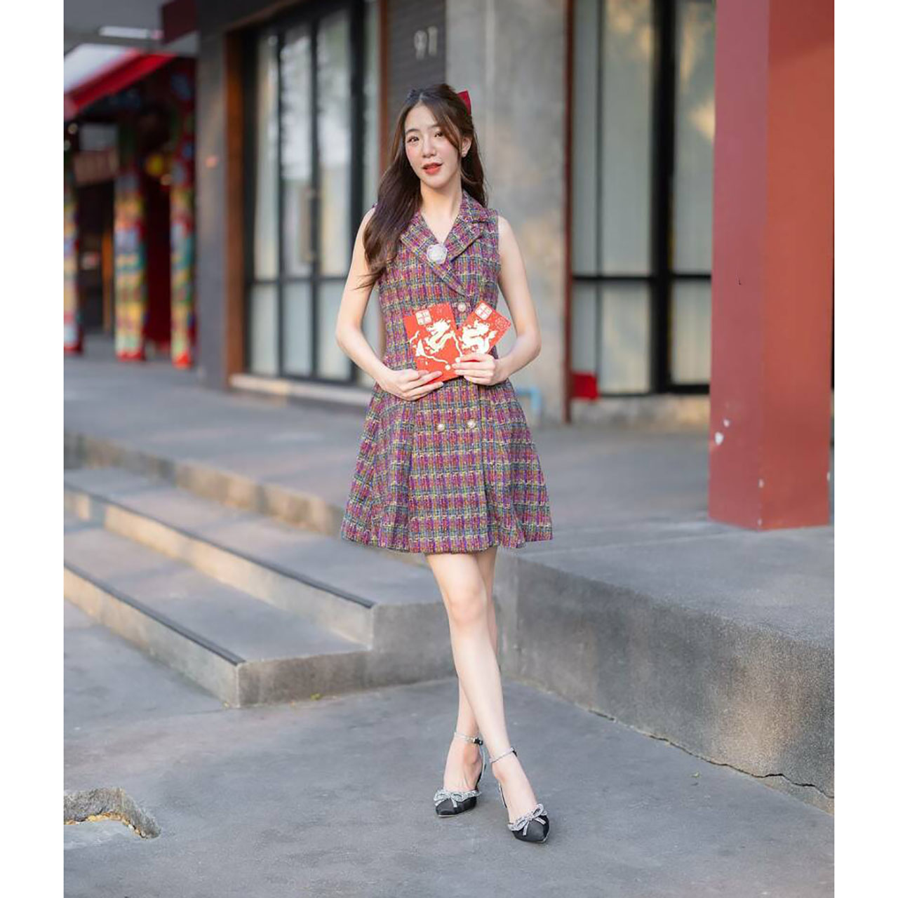 kudapy เดรสสูทสีเขียว/สีแดง กระโปรงสั้นลายตาราง แขนกุดผ้าทวิต ใส่เที่ยวสบายสวยดูดี