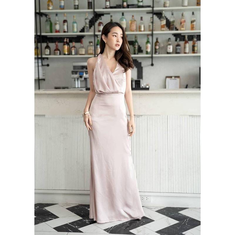 kudapy เดรสยาวสีโรสโกลด์/ครีม ไขว้หน้า ผ้าวาเลน มีซับในค่ะ เนื้อผ้านิ่มๆ ใส่สบาย ทรงกระชับหุ่น