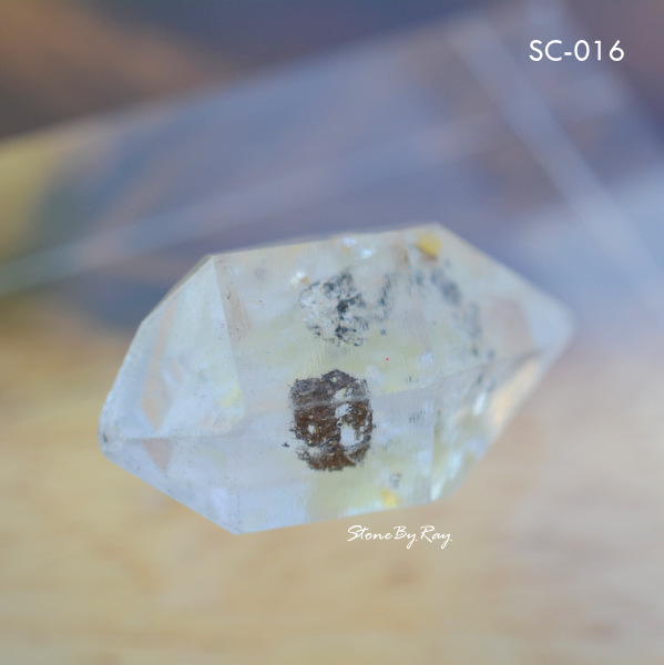 หินเฮอร์คิเมอร์ไดม่อน(Herkimer Diamond)
