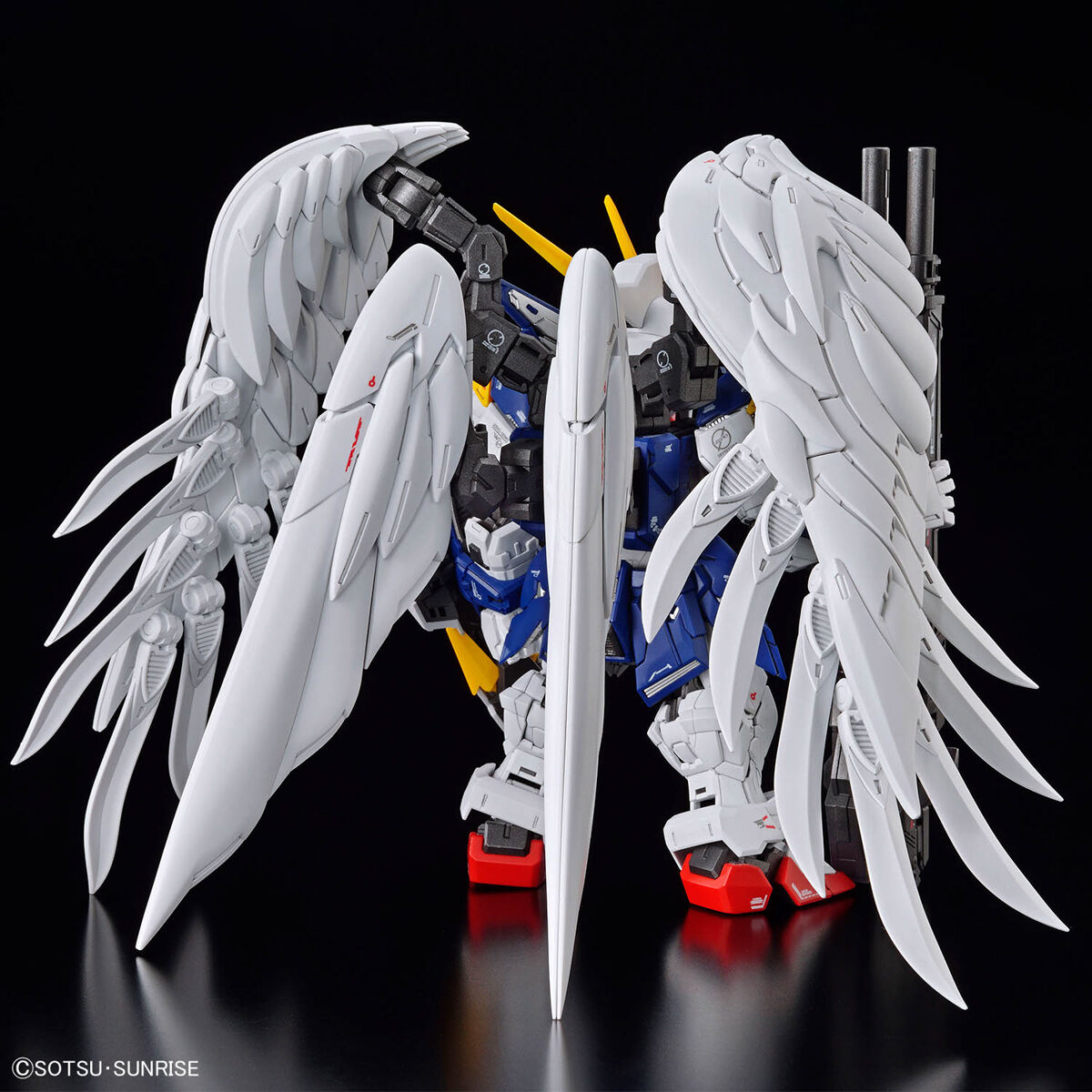 Bandai 4573102674326 MGSD WING GUNDAM ZERO EW
