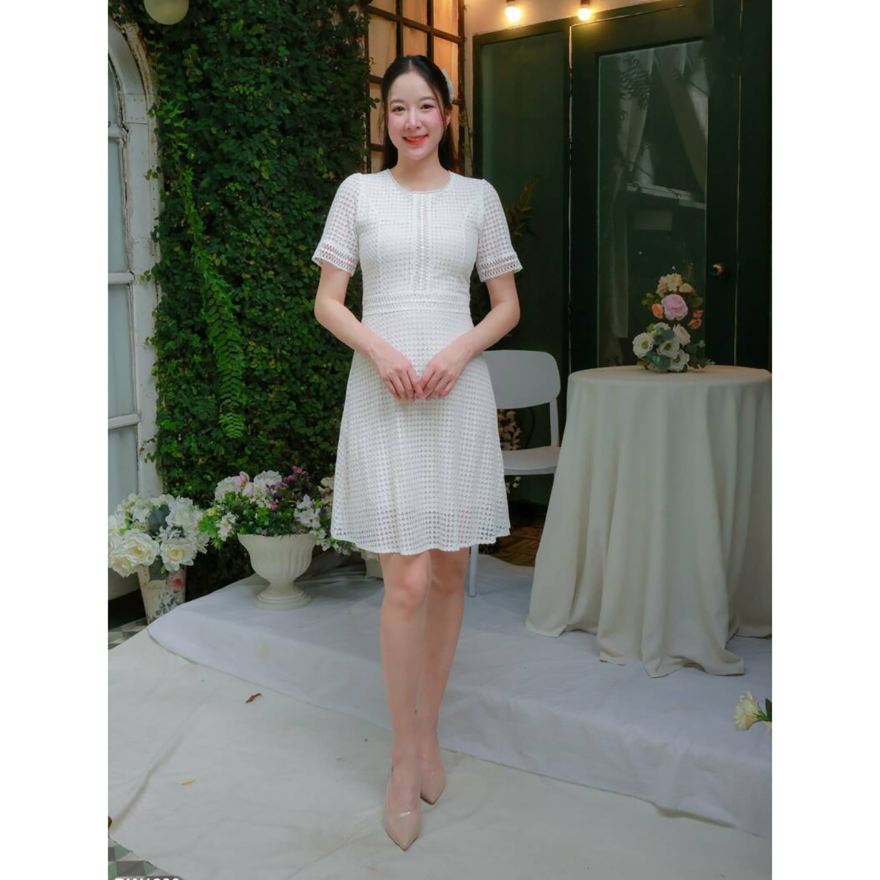 kudapy เดรสสั้นสีสีแดง ชมพู ขาว ผ้าลูกไม้ลายปัก ใส่สวยดูดี