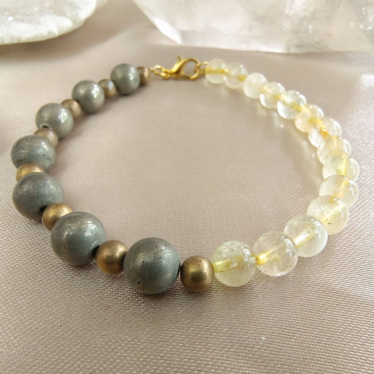 สร้อยข้อมือหินซิทรินกับไพไรต์ Citrine+Pyrite
