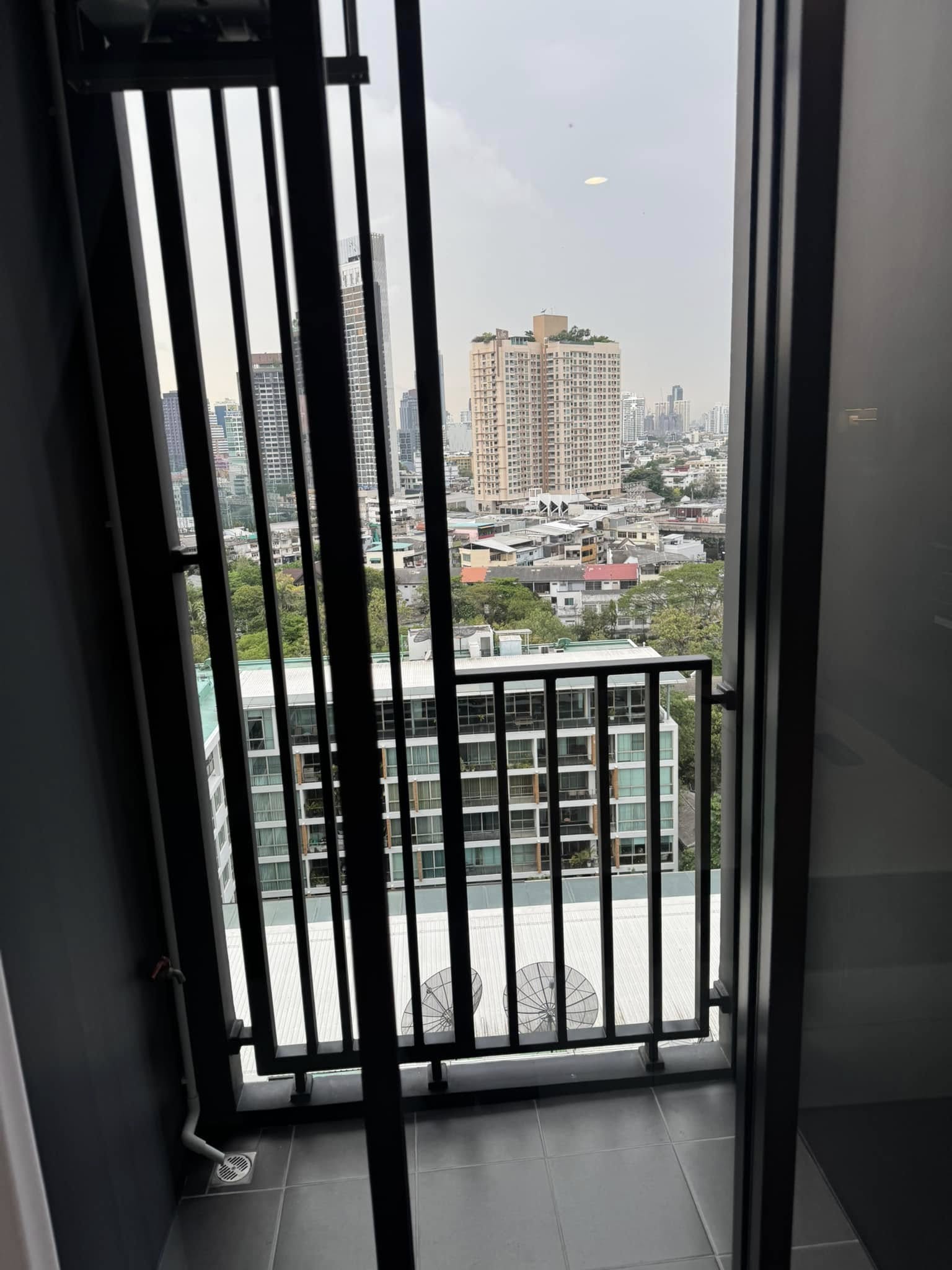 ให้เช่าห้องแบบ Studio 1ห้องน้ำ 1ครัวแยก โซนพื้นที่ BTS พระโขนง คอนโด IDEO Sukhumvit - Rama 4 (ไอดีโอ สุขุมวิท - พระราม 4) ขนาดห้อง 30 ตรม. ชั้น 12