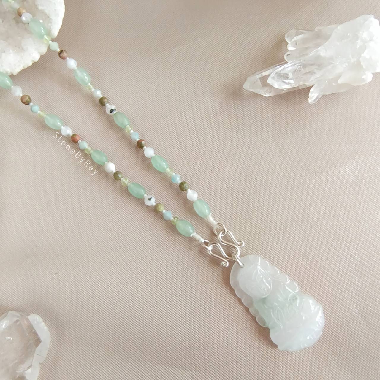 สร้อยคอเชือกถักหินรวม5ชนิดกับจี้เจ้าแม่กวนอิมหยก