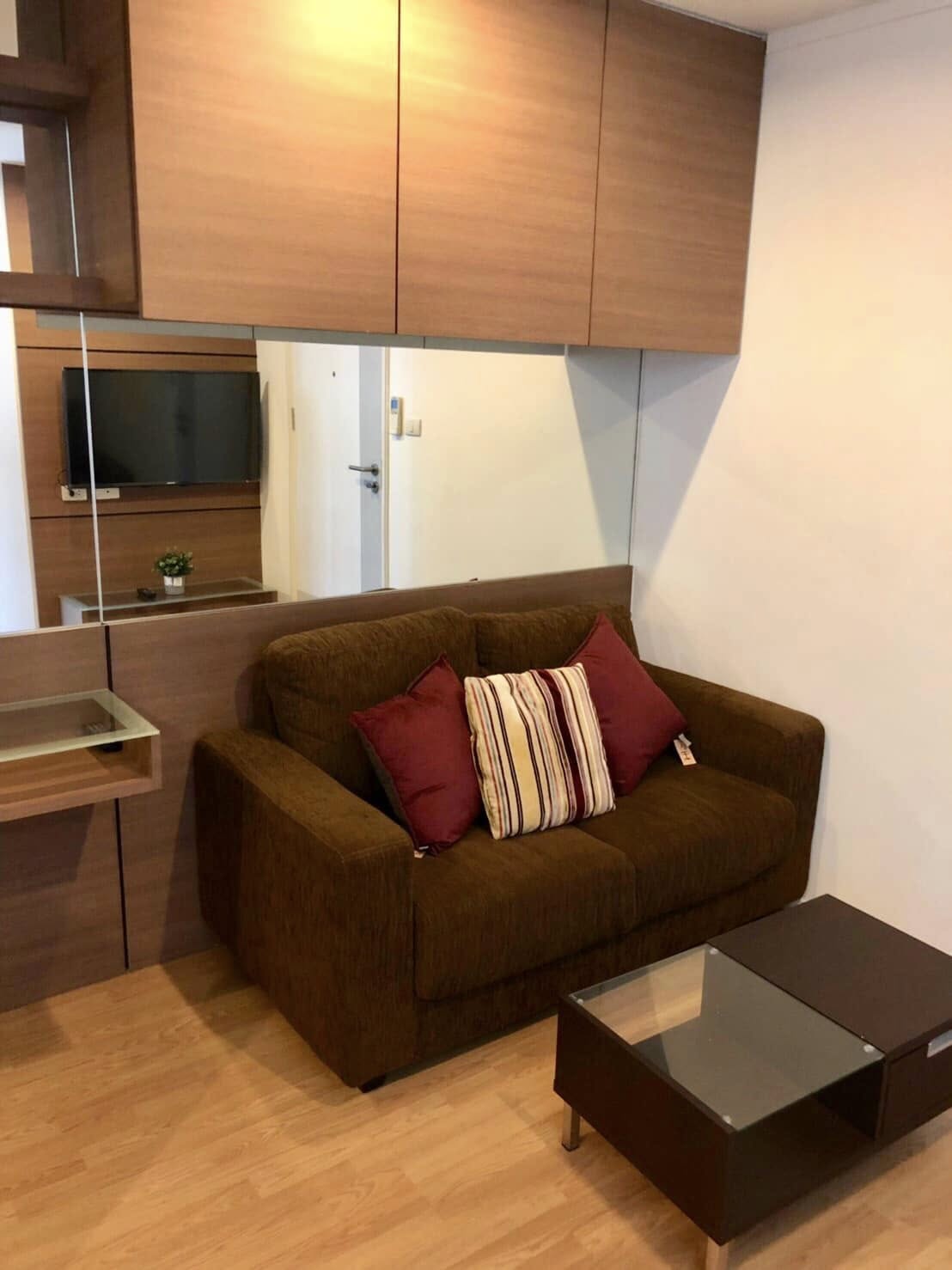 ปล่อยเช่า Lumpini Place Srinakarin-Huamak : ลุมพินี เพลส ศรีนครินทร์-หัวหมาก - โซนพื้นที่ MRT ARL หัวหมาก 1ห้องนอน 1ห้องน้ำ 1ห้องนั่งเล่น - ขนาดห้อง 26 ตรม. ชั้น 12 ตึก B - ให้เช่า 11,000 ต่อเดือน