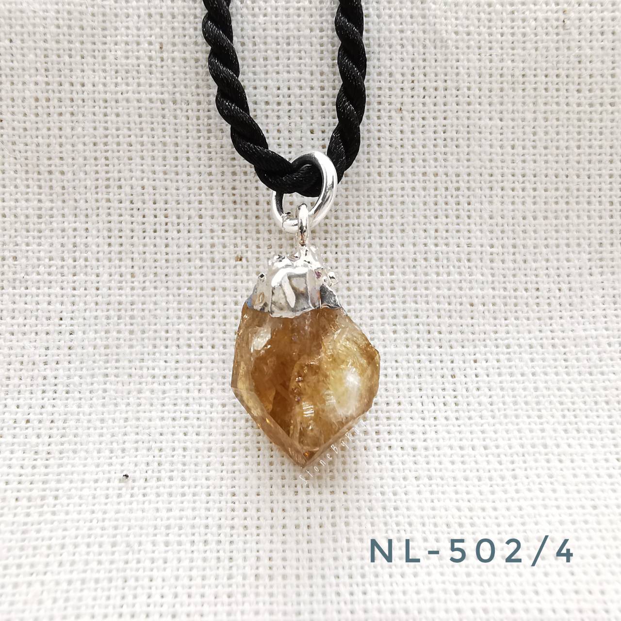 สร้อยคอเชือกถักจี้หินซิทรินผลึกธรรมชาติ Citrine