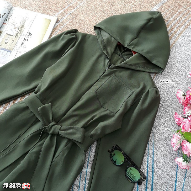 kudapy จั้มสูทสีดำ/สีเหลือง/สีกรม/สีเขียว ทรงสวย แขนยาว สีพื้น งานเนื้อผ้าซ่าร่ามีซิปอก มีฮู้ดคลุม