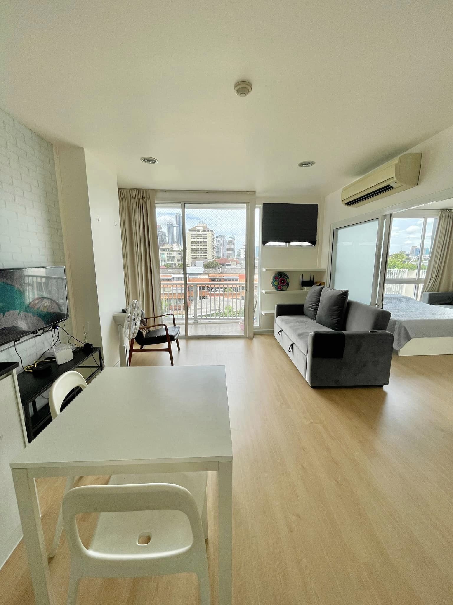 ปล่อยเช่าคอนโด D65 Condominium (ดี 65 คอนโดมิเนียม) - 1ห้องนอน 1ห้องน้ำ 1ห้องนั่งเล่น - ใกล้ BTS เอกมัย - ขนาดห้อง 46 ตรม. ชั้น 6 ตึก B