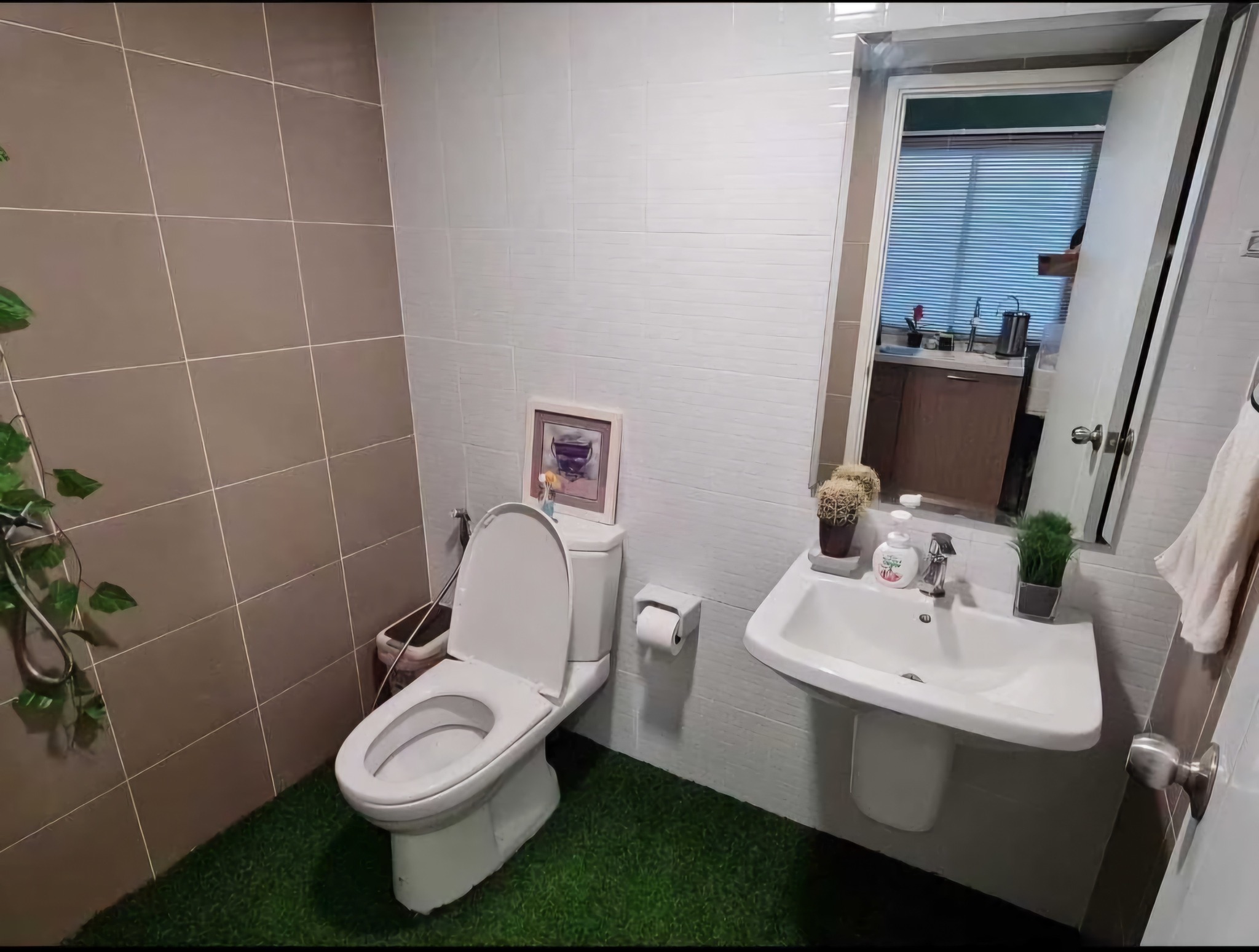 ให้เช่าเช่าบ้านทาวน์โฮม (The Connect ) เดอะคอนเนค รามอินทรา-มีนบุรี 2 ราคาเช่า 26,000 บาท/เดือน (สัญญารายปี) 17.80 ตรว. พื้นที่ใช้สอย 52 ตรม. 3 ห้องนอน 2 ห้องน้ำ 2 ที่จอดรถ