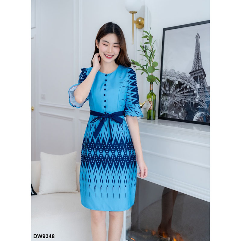 kudapy เดรสสั้นสีฟ้า/สีม่วง/สีเหลือง ลายไทยแขนกระดิ่งผูกเอว