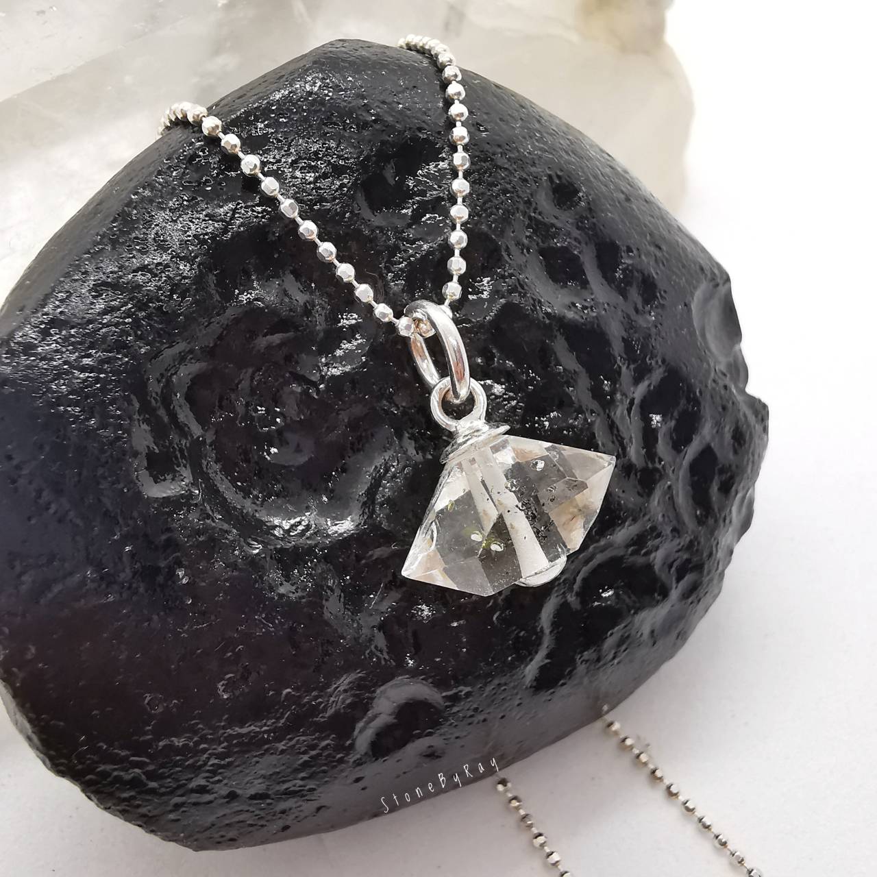 สร้อยคอเงินจี้หินเฮอร์คิเมอร์ไดม่อน Golden Enhydro Herkimer Diamond