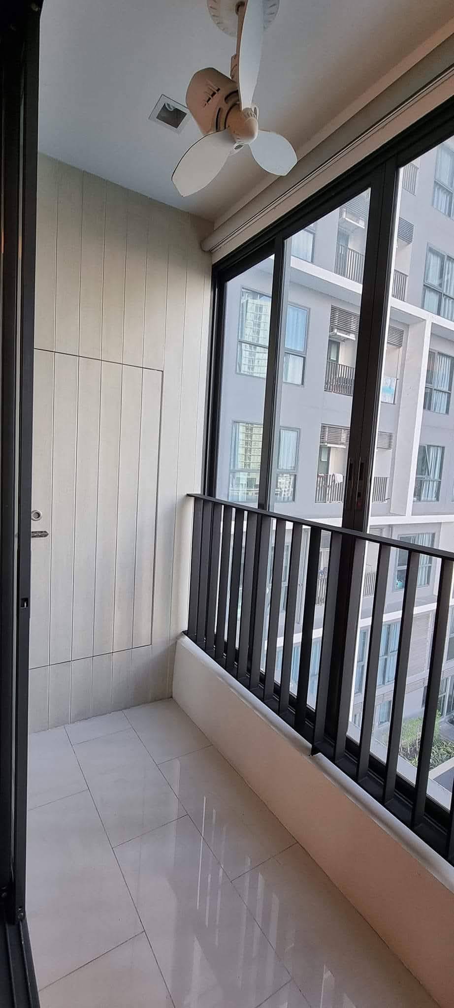 ให้เช่าคอนโด IDEO Mobi Sathorn (ไอดีโอ โมบิ สาทร) โซนพื้นที่ BTS กรุงธน ห้องแบบ 2ห้องนอน / 1ห้องน้ำ / โซนครัวปิด