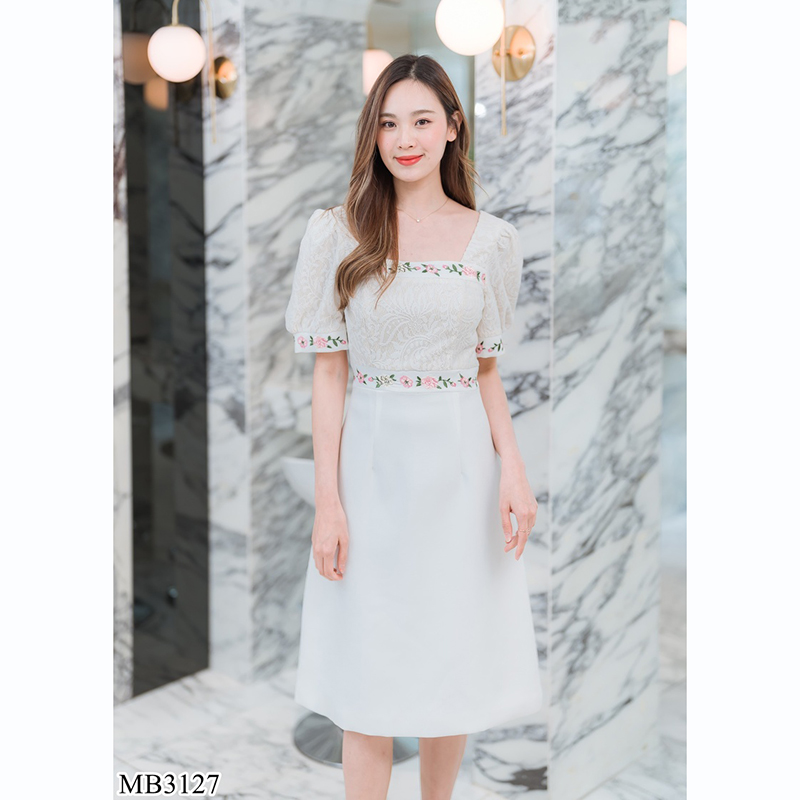 kudapy เดรสสั้นสี/ขาว/สีชมพู คอเหลี่ยม ทรงดินสอผ่าหลังลายดอกไม้