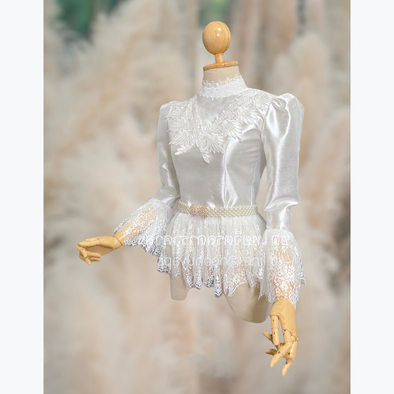 kudapy ชุดบรมพิมานประยุกต์ ตัวเสื้อเป็นแขนยาวคลุมถึงข้อมือ