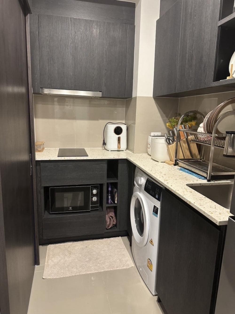 ปล่อยเช่า XT Huaikhwang : เอกซ์ที ห้วยขวาง - โซนพื้นที่ MRT ห้วยขวาง 1ห้องนอน 1ห้องน้ำ 1ห้องนั่งเล่น - ขนาดห้อง 35 ตรม. ชั้น 6 ตึก B - ให้เช่า 23,000 ต่อเดือน