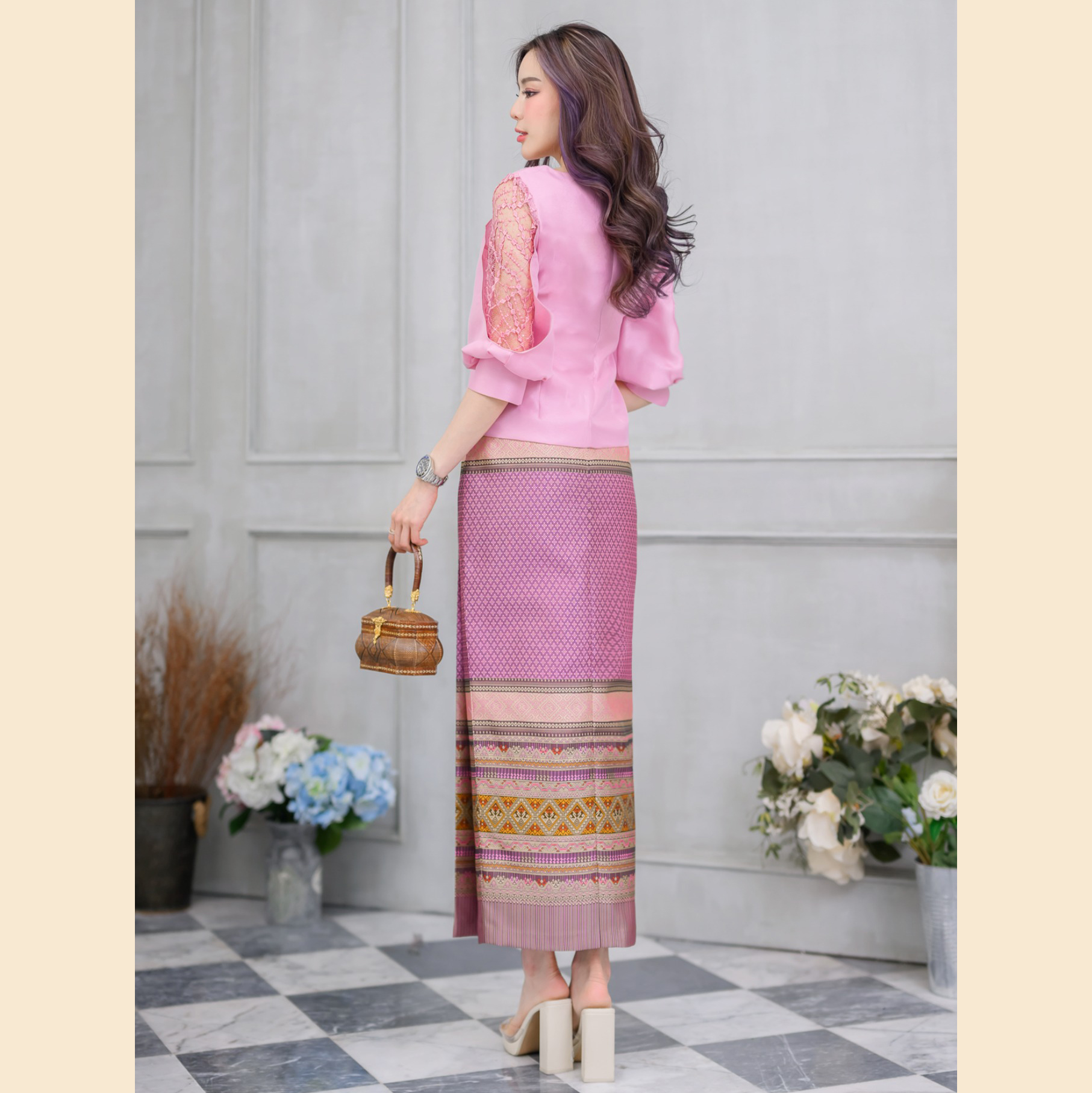 kudapy เซต2 ชิ้น เสื้อลูกไม้แขนยาวสีชมพู/สีแดง แขนพองยาวสามส่วน แต่งซีทรู ลูกไม้สามมิติ เอวเก็บทรงสวยมากค่ะ (ซื้อแยกชิ้นได้ค่ะ)