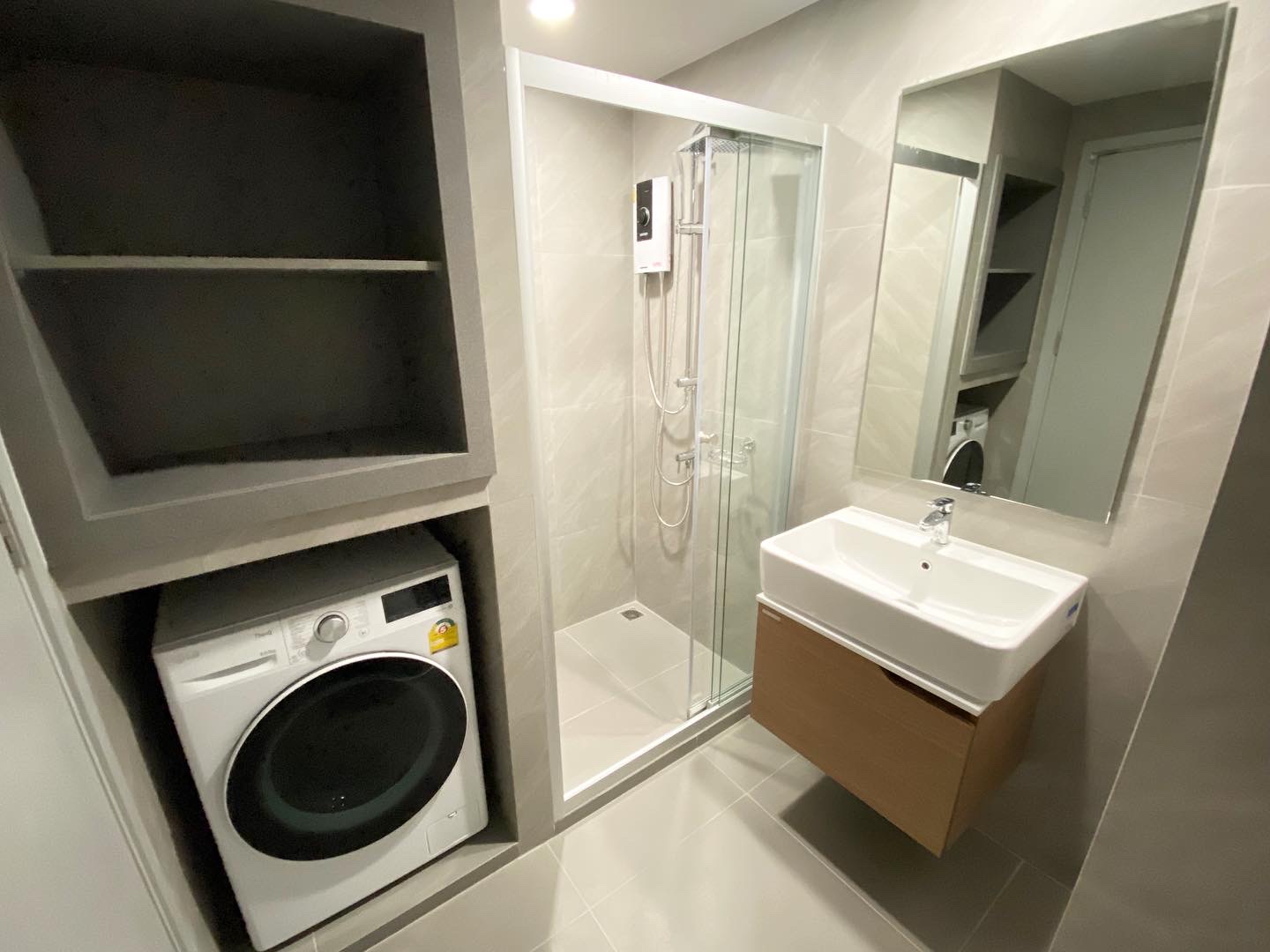 ปล่อยเช่าคอนโด IDEO Chula - Samyan (ไอดีโอ จุฬา - สามย่าน) - ห้องใหม่เอี่ยมมือแรกเฟอร์เครื่องใช้ไฟฟ้าครบครั้น - การเดินทาง: ใกล้ MRT สามย่าน