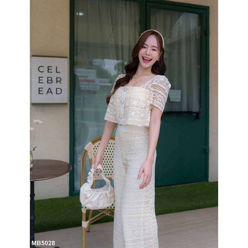 kudapy เซตเสื้อสีครีม/สีม่วง เสื้อครอปลูกไม้แต่งแขนตุ๊กตากิมมิคกางเกงขายาว