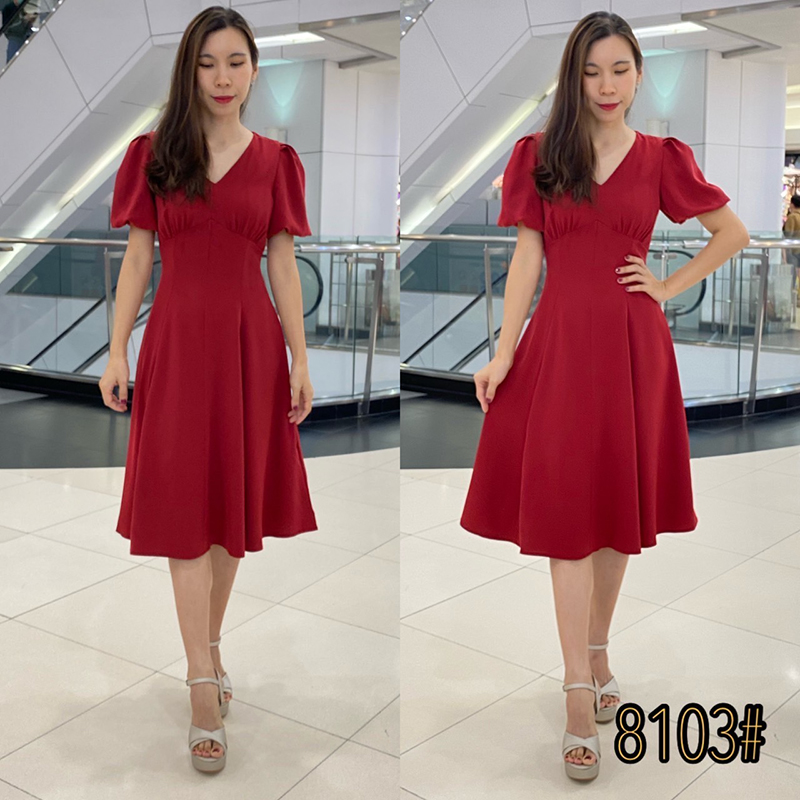 kudapy เดรสสั้นสีขาว กรมท่า ชมพูเข้ม เขียวมิ้นต์ ชมพูอ่อน แดง ดำ คอวี แขนตุ๊กตา คัตติ้ง เอวสูง จับเดรปใต้อก กระโปรงบานใช้ผ้าต่อ8ชิ้น เย็บยากแต่ออกมาเน้นเอวสับๆ