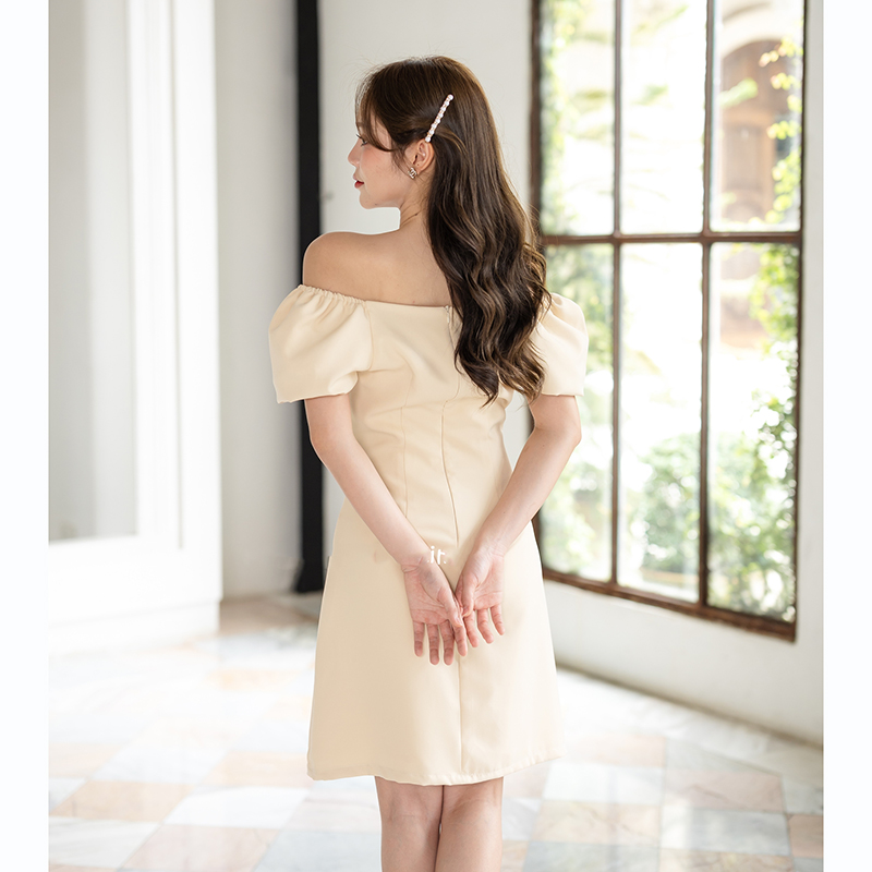 kudapy เดรสสั้นสีชมพู/สีเขียวมัทฉะ/สีครีม แขนตุ๊กตาคอวีไปเดท ไปทำงาน ลุค 2 ดึงแขนเสื้อลงมาปาดไหล่ ใส่ไปปาร์ตี้ ชิคๆ