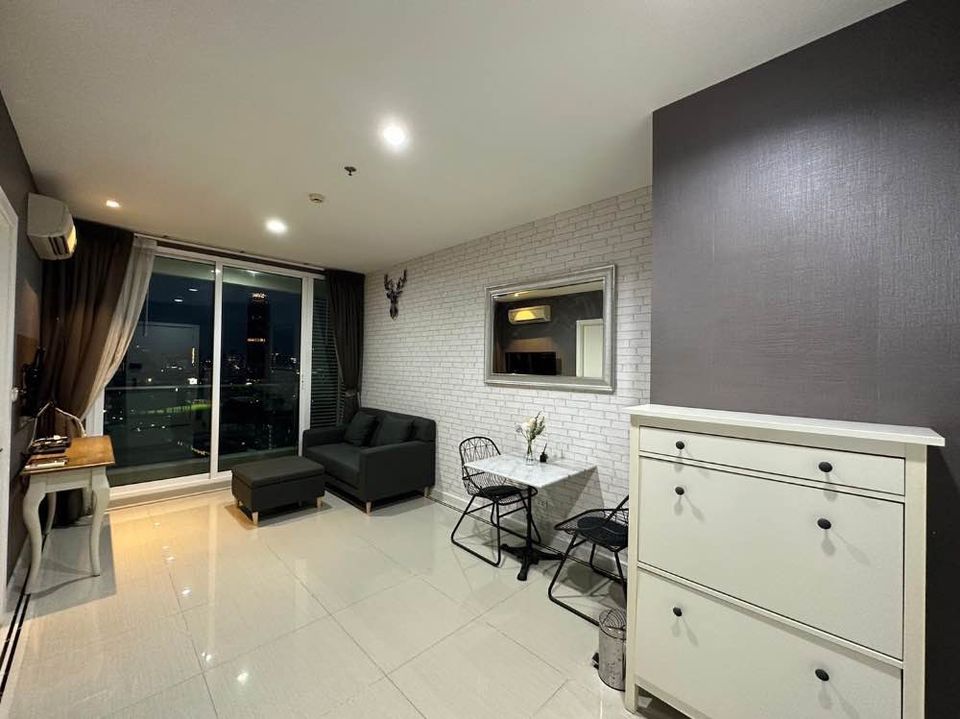 ปล่อยเช่าคอนโด TC Green Rama 9 (ทีซี กรีน พระราม 9) - ห้องมุม 1ห้องนอน 1ห้องครัว (หนึ่งชั้นมีแบบนี้แค่ 2 ห้อง) 1ห้องน้ำ 1ห้องนั่งเล่น - ใกล้ MRTพระราม 9 - ขนาดห้อง 42 ตรม. ชั้น 19 ตึก C ทิศตะวันตกเฉียงใต้