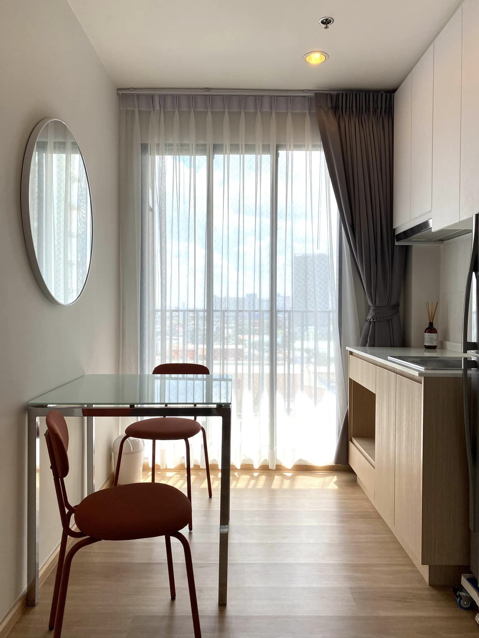 The Base Chaengwattana ให้เช่าห้องใหญ่น่าอยู่เฟอร์ครบ สอบถามแอด Line ID : Smile-easy