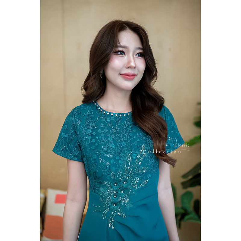 kudapy เดรสสั้นสีชมพู/สีเขียวเข้ม/สีชมพูกะปิ ดีไซน์เก๋สวยไม่ซ้ำใคร เนื้อผ้าสวยมากผ้าลูกไม้ในส่วนตัวเสื้อเป็นลูกไม้ปักเงาเกรดสวยอย่างดี