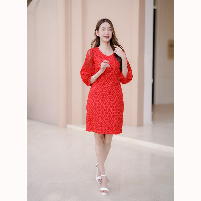 kudapy เดรสสั้นสีชมพู/สีขาว/สีแดง ผ้าทอลายนูนดอกไม้แขนตาข่าย