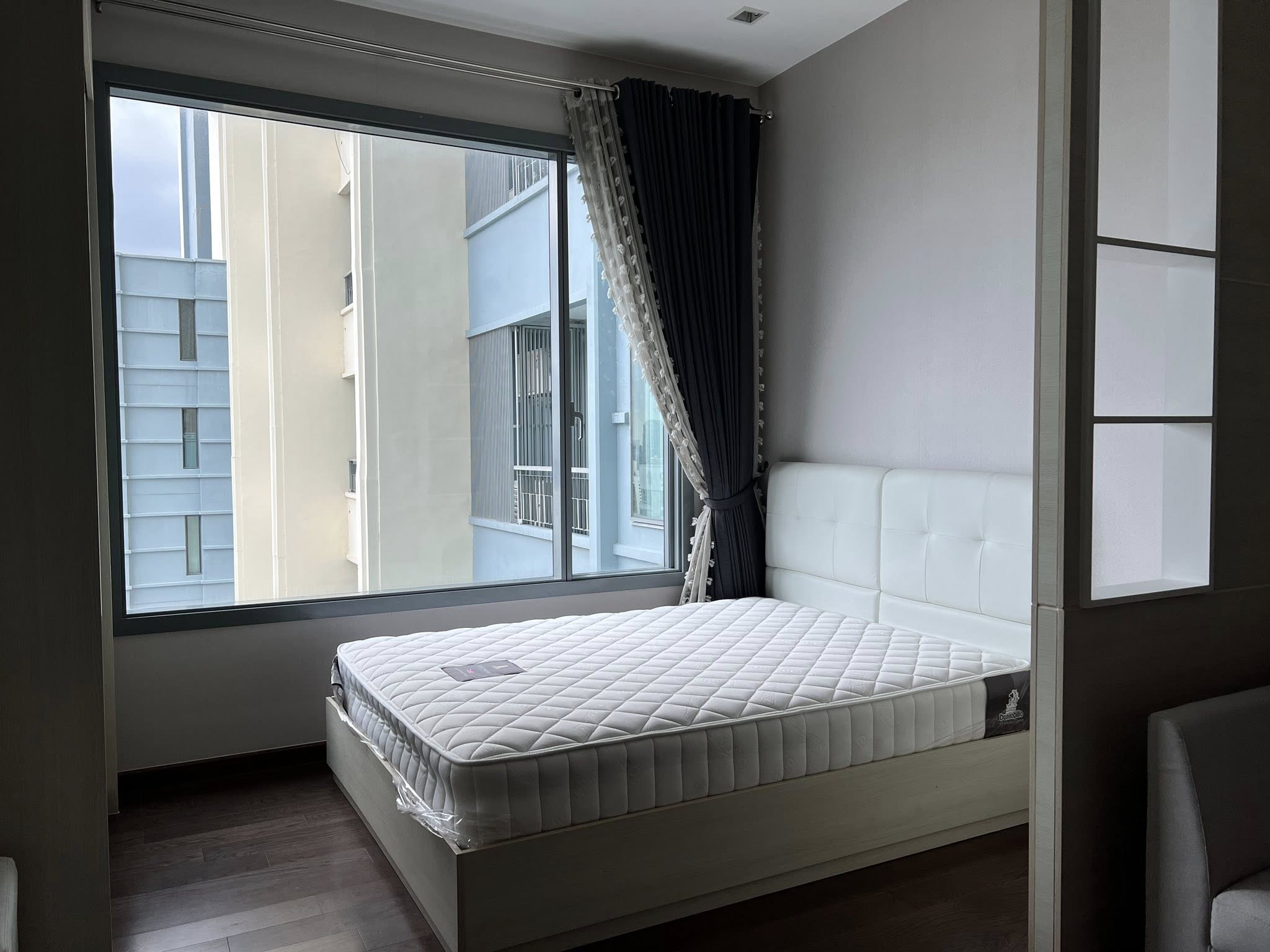 High Rise โซนพื้นที่ ติด MRT เพชรบุรี ให้เช่าห้องแบบ 1ห้องนอน 1ห้องน้ำ คอนโด Q Asoke (คิว อโศก) ขนาดห้อง 30 ตรม. ชั้น 34