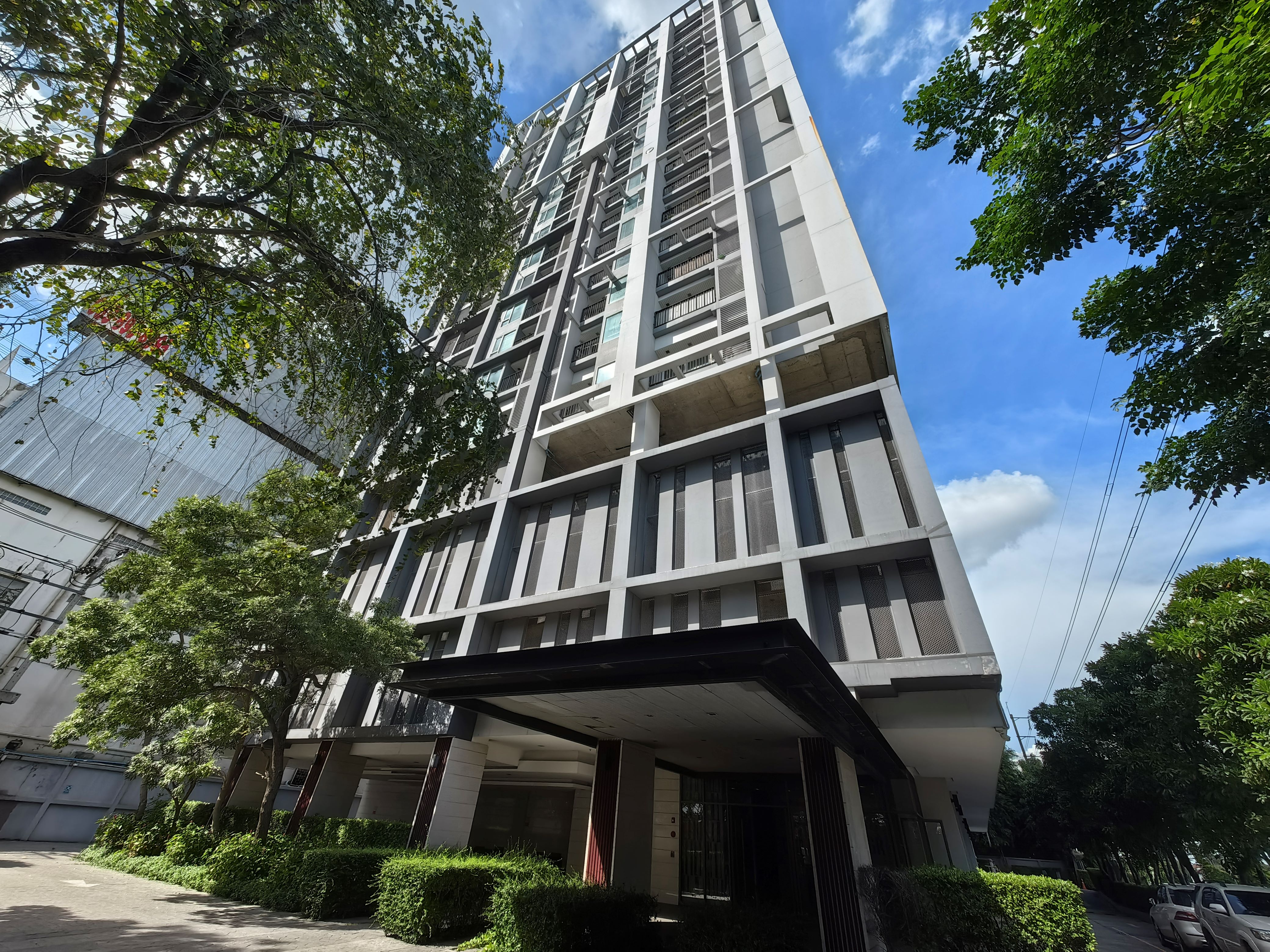 ❤️กู้เต็ม110 % ฟรีทุกค่าใช้จ่าย ค่าโอน เฟอร์นิเจอร์ เครื่องใช้ไฟฟ้า ใกล้รถไฟฟ้า❤️คอนโดหรู Duplex แจ้งวัฒนะ ใกล้เมืองทองธานี ศูนย์ราชการ ❤️Luxury Condo Chaeng wattana Muang thong thani Duplex Fully Furnished