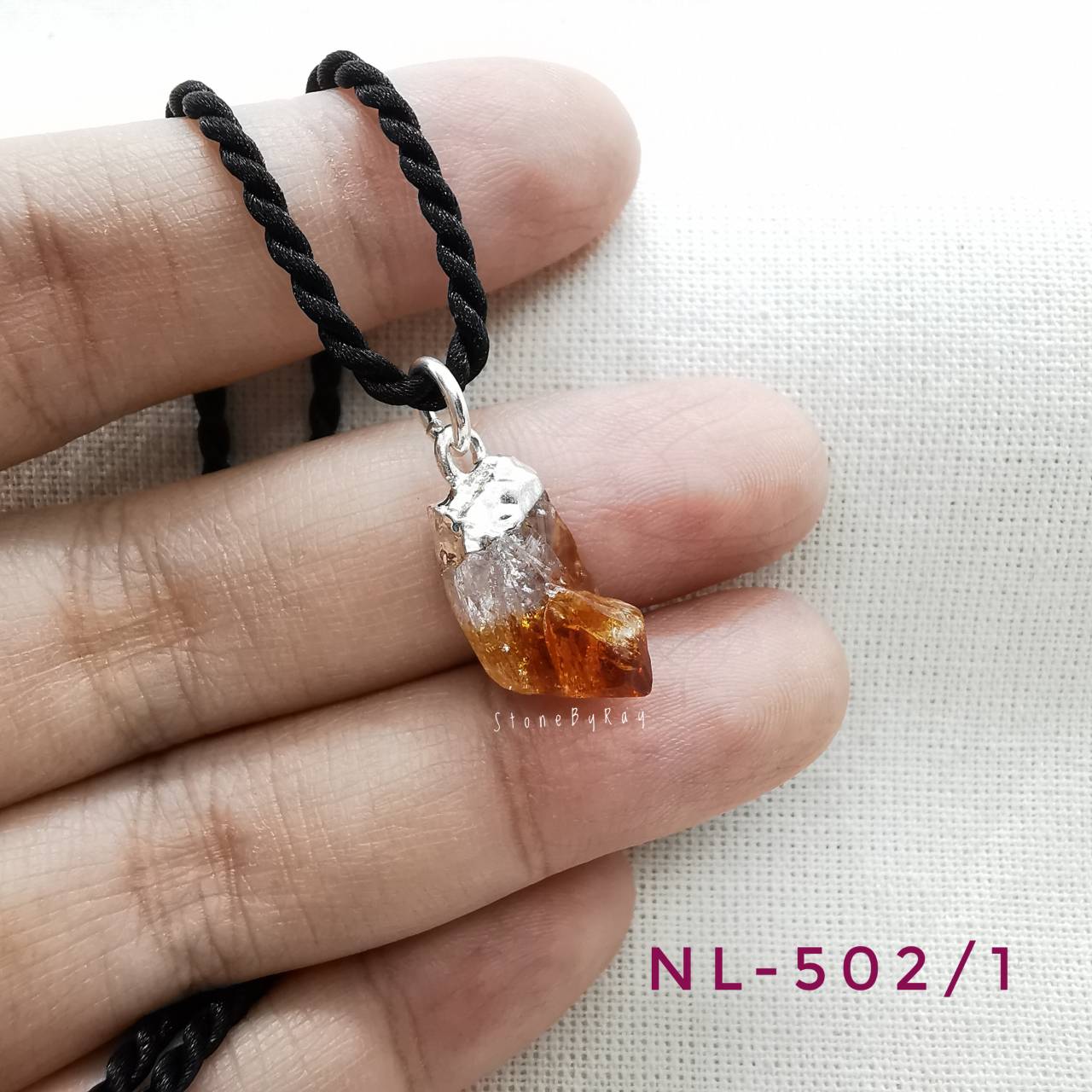 สร้อยคอเชือกถักจี้หินซิทรินผลึกธรรมชาติ Citrine