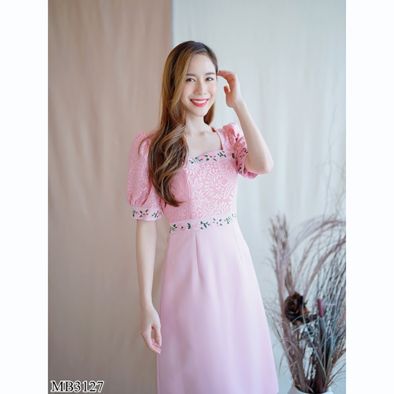 kudapy เดรสสั้นสี/ขาว/สีชมพู คอเหลี่ยม ทรงดินสอผ่าหลังลายดอกไม้