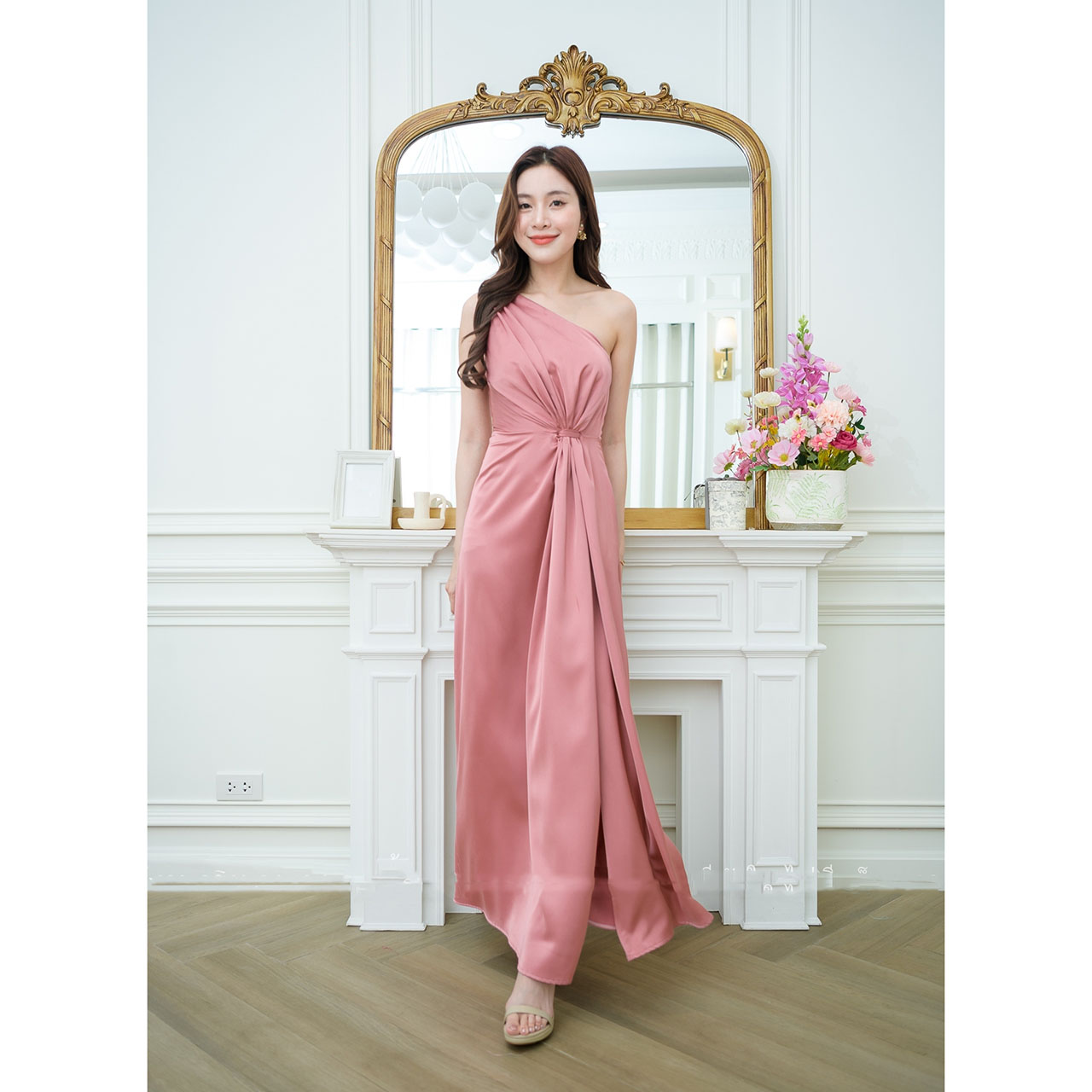 kudapy ชุดราตรีไหล่เบี่ยงรวบเอว แต่งจีบ งานสวยทรงหรูใส่ออกงาน