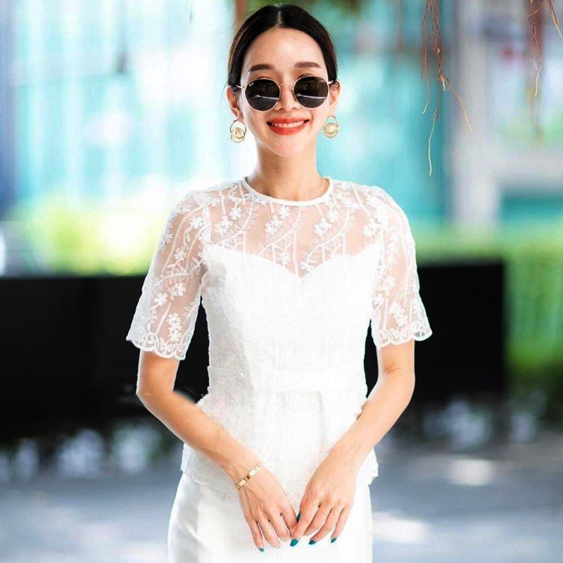 kudapy Set 2 ชิ้น เสื้อลูกไม้+กระโปรง เซตผ้าไทยสีขาว มีซับใน ซิบหลัง ผ้าไหมอิตาลี S