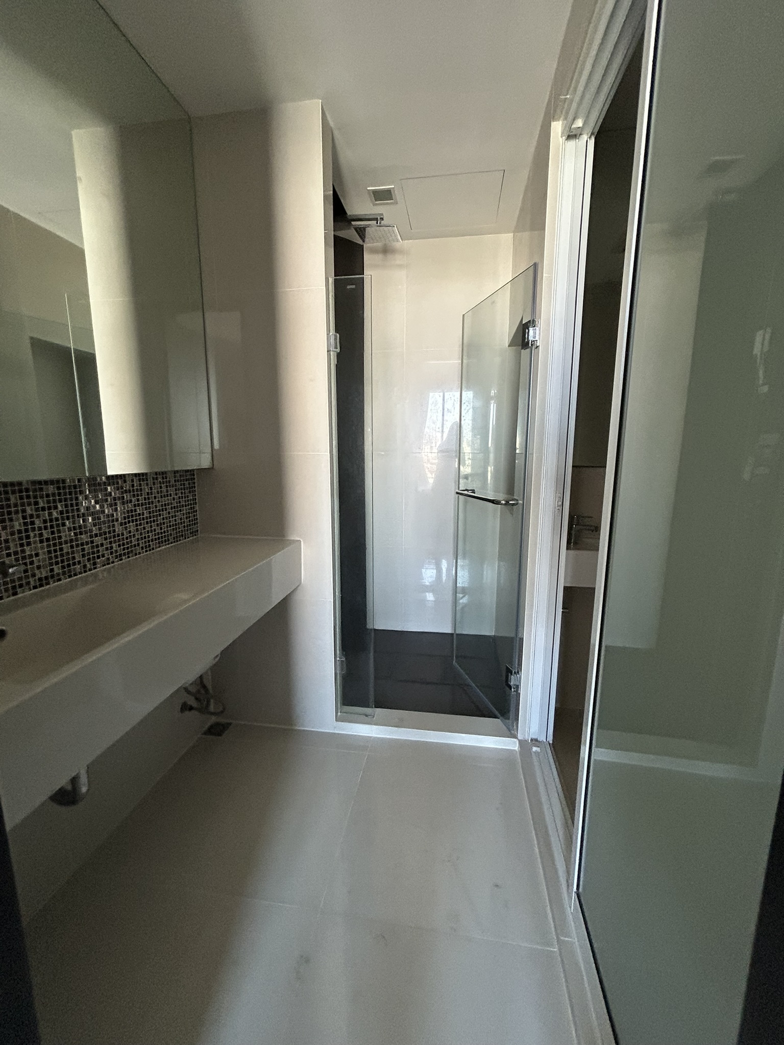 ปล่อยเช่า Rhythm Sukhumvit 44/1 (ริทึ่ม สุขุมวิท 44/1) - โซนพื้นที่ BTS พระโขนง 1ห้องนอน 1ห้องน้ำ - ขนาดห้อง 35 ตรม. ชั้น 12 - ให้เช่า 24,000 ต่อเดือน