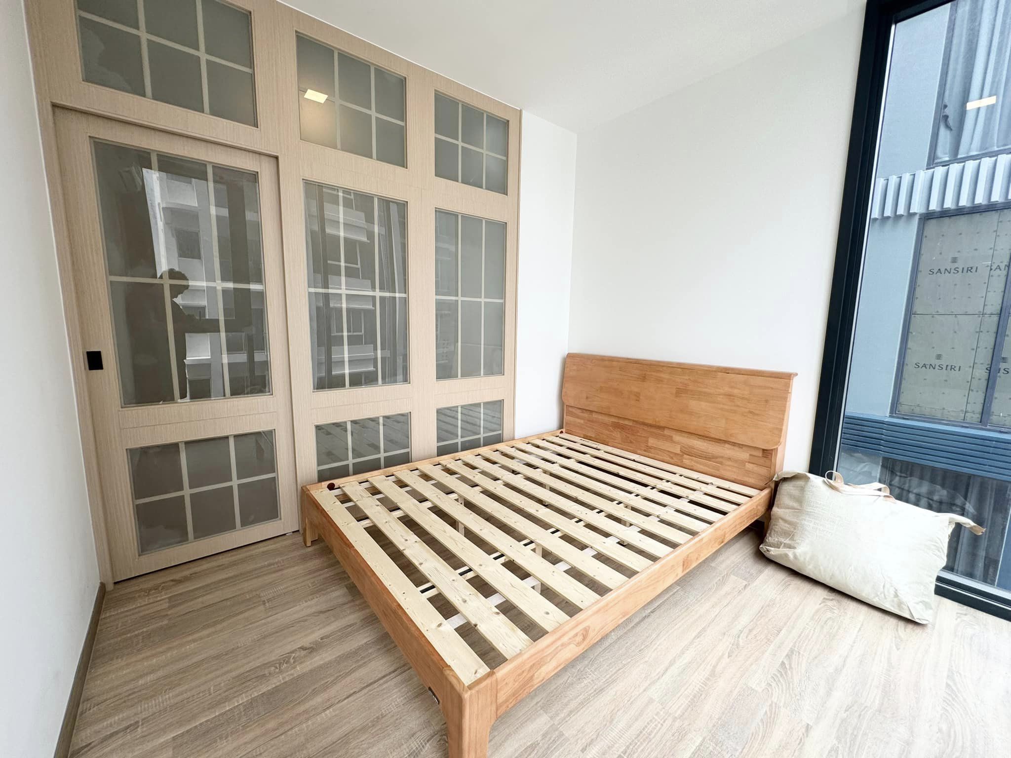 สนใจชมห้องติดต่อได้เลย Line ID: Smile-easy ปล่อยเช่าคอนโด xt phayathai (เอ็กซ์ที พญาไท) - 1ห้องนอน 1ห้องน้ำ 1ห้องนั่งเล่น - ใกล้ BTS พญาไท - ขนาดห้อง 43 ตรม. ชั้น 19