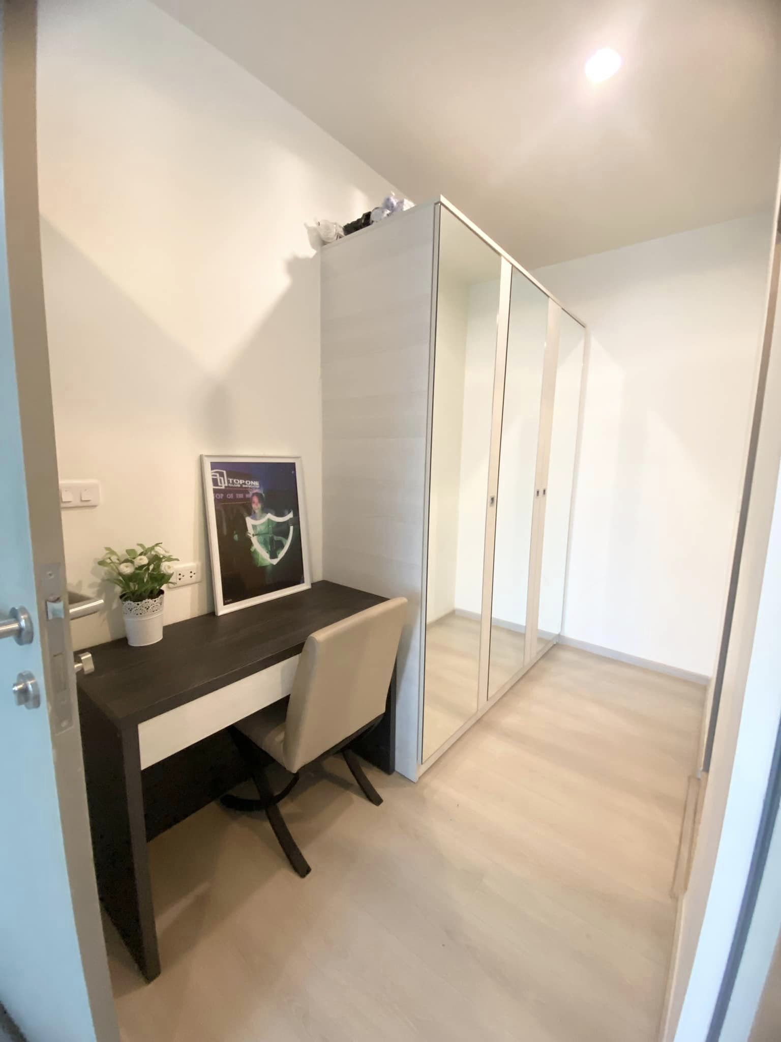 ให้เช่าคอนโด Life Ratchadapisek (ไลฟ์ รัชดาภิเษก) - ตกแต่งเฟอร์ครบ 2ห้องนอน2ห้องน้ำ ห้องน่าอยู่ - การเดินทาง: MRT ห้วยขวาง