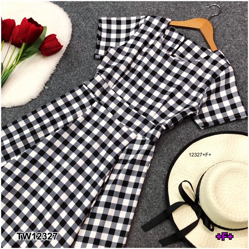 kudapy เดรสยาวสีดำ กรมท่า แดง คอกลมแขนสั้น ผ้าทอลายสก็อต กระโปรงยาวปล่อยระบาย มีซิปหลัง