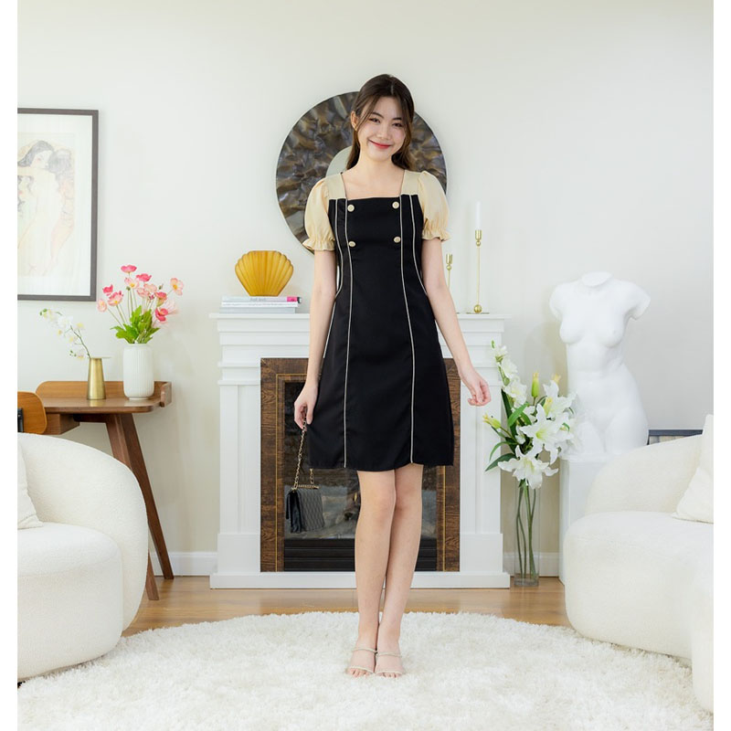 kudapy เดรสสั้นสีดำ/สีชมพู/สีน้ำตาล เข้ารูปกุ๊นเอวแขนครีม แต่งกระดุมหน้า