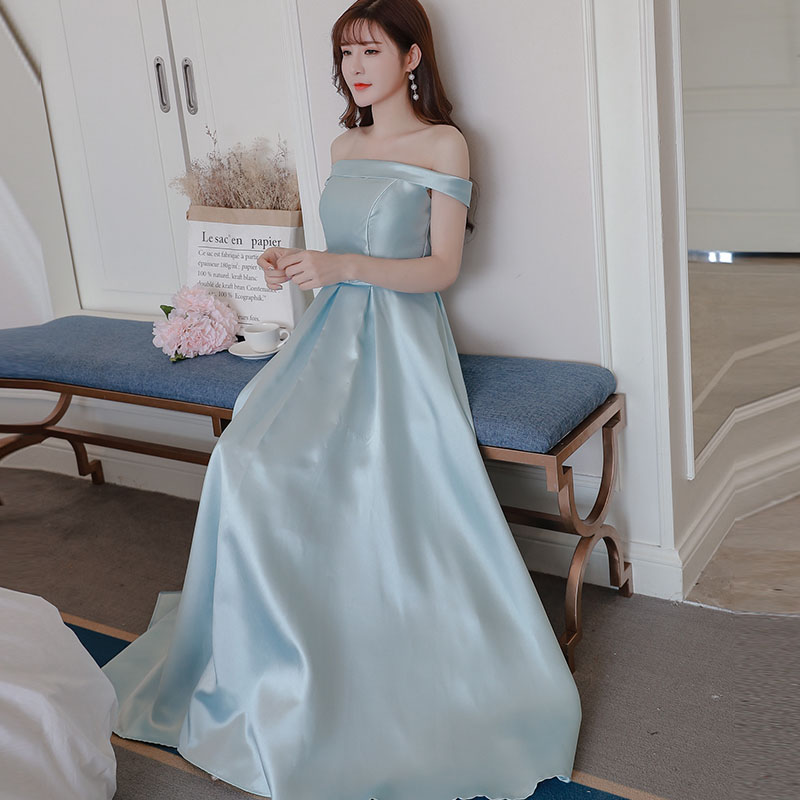kudapy เดรสยาวสีฟ้า ปาดไหล่ทรงหรูแต่งโบว์เล็กด้ายหน้า เนื้อผ้าหนา ผ้าเงาสวยมาก