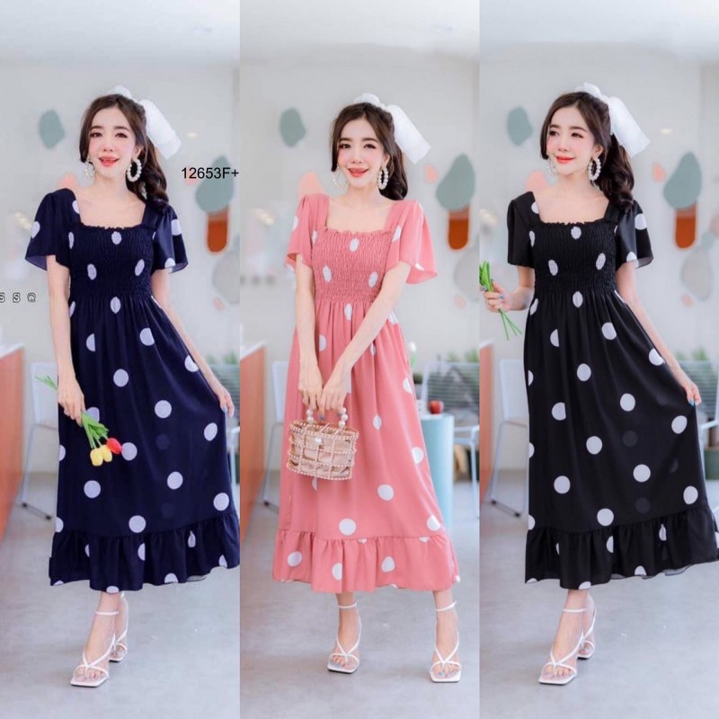 kudapy เดรสยาวสีกรมท่า ดำ ฟ้า เขียว เหลือง แดง คอเหลี่ยมแขนระบาย ผ้าไหมอิตาลี่ลายจุดใหญ่ อกแต่งสม็อค ชายเดรสแต่งระบาย