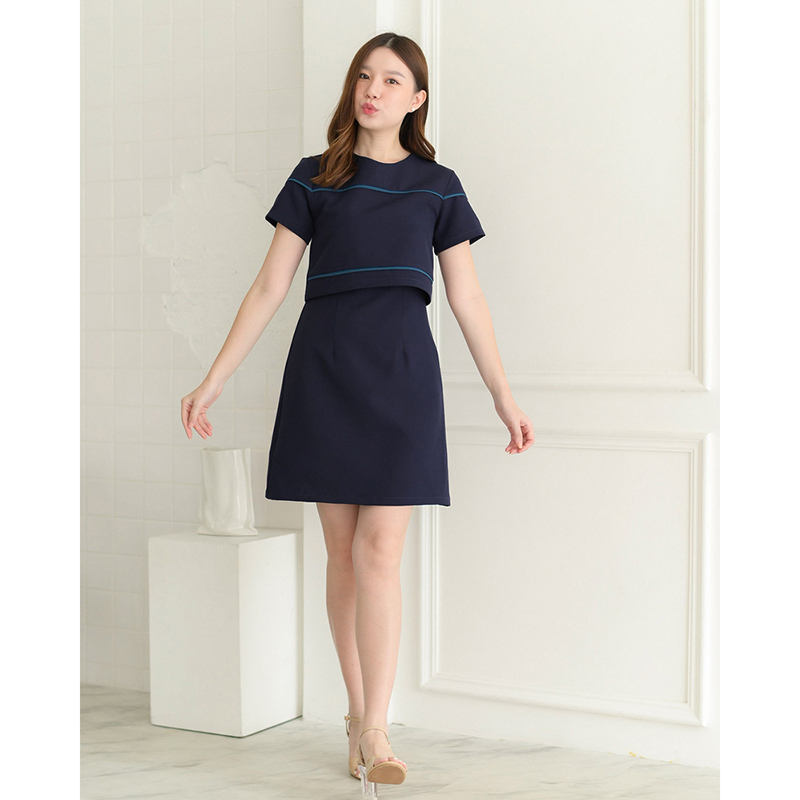 kudapy เดรสสั้นสีมัทฉะ/สีเบจ/สีกรม ทรงเอ ดีไซน์น่ารัก ตัดต่อเหมือนใส่แยกชิ้น จริงๆเป็นเดรสชิ้นเดียว ตัวเสื้อเพิ่มกิมมิคเส้นกุ๊นตัดต่อไปถึงช่วงแขน