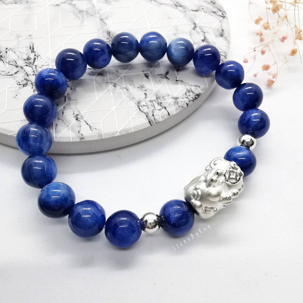 สร้อยข้อมือหินไคยาไนท์ร้อยกับเบบี้ปี่เซี้ยะเงินแท้ Kyanite