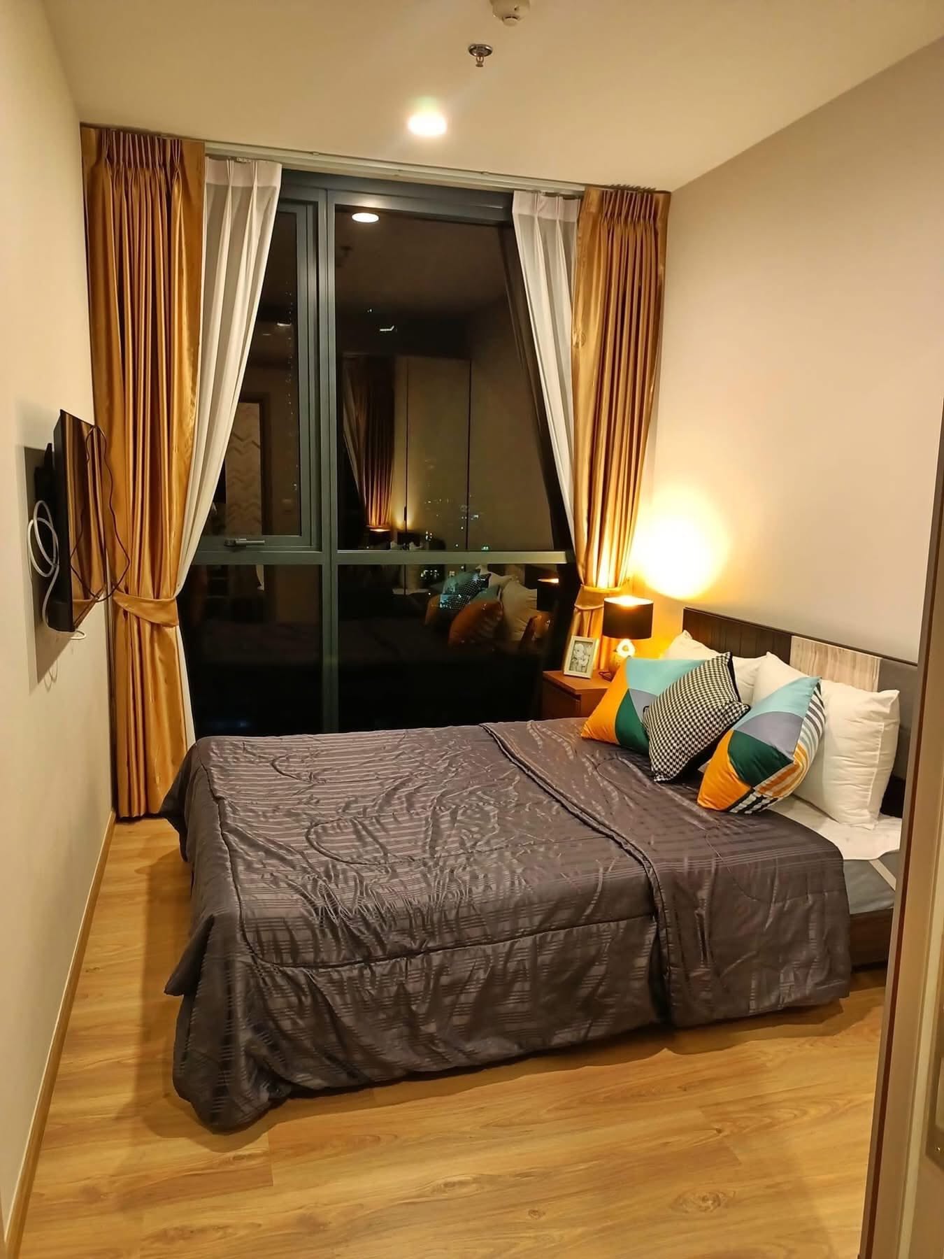คอนโด Oka Haus Sukhumvit 36 (โอกะ เฮ้าส์ สุขุมวิท 36) High Rise โซนพื้นที่ ถนนพระราม4 ใกล้ BTS ทองหล่อ ให้เช่าห้องแบบ 1ห้องนอน 1ห้องน้ำ ขนาดห้อง 27 ตรม. ชั้น 23