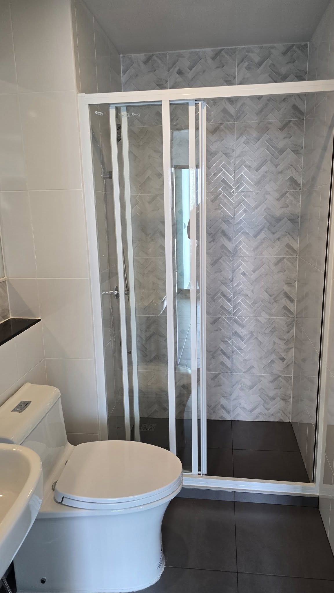 ให้เช่าคอนโด Regent Home Wutthakat (รีเจ้นท์ โฮม วุฒากาศ) โซน รถไฟฟ้า BTS วุฒากาศ Studio / 1ห้องน้ำ / ครัวแยก ขนาดห้อง 26 ตรม. ชั้น 28