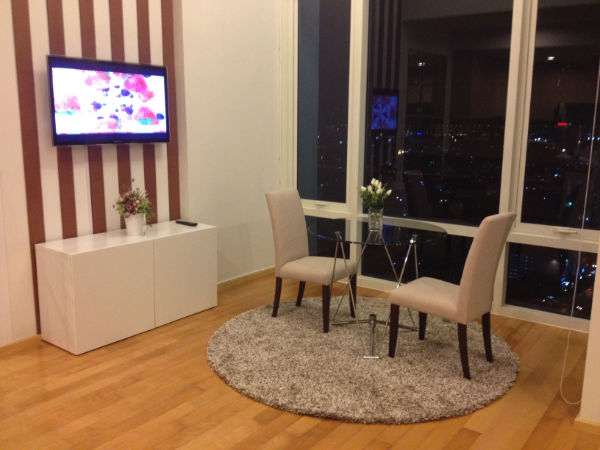 For rent condo Villa Rachatewi Duplex Garden view