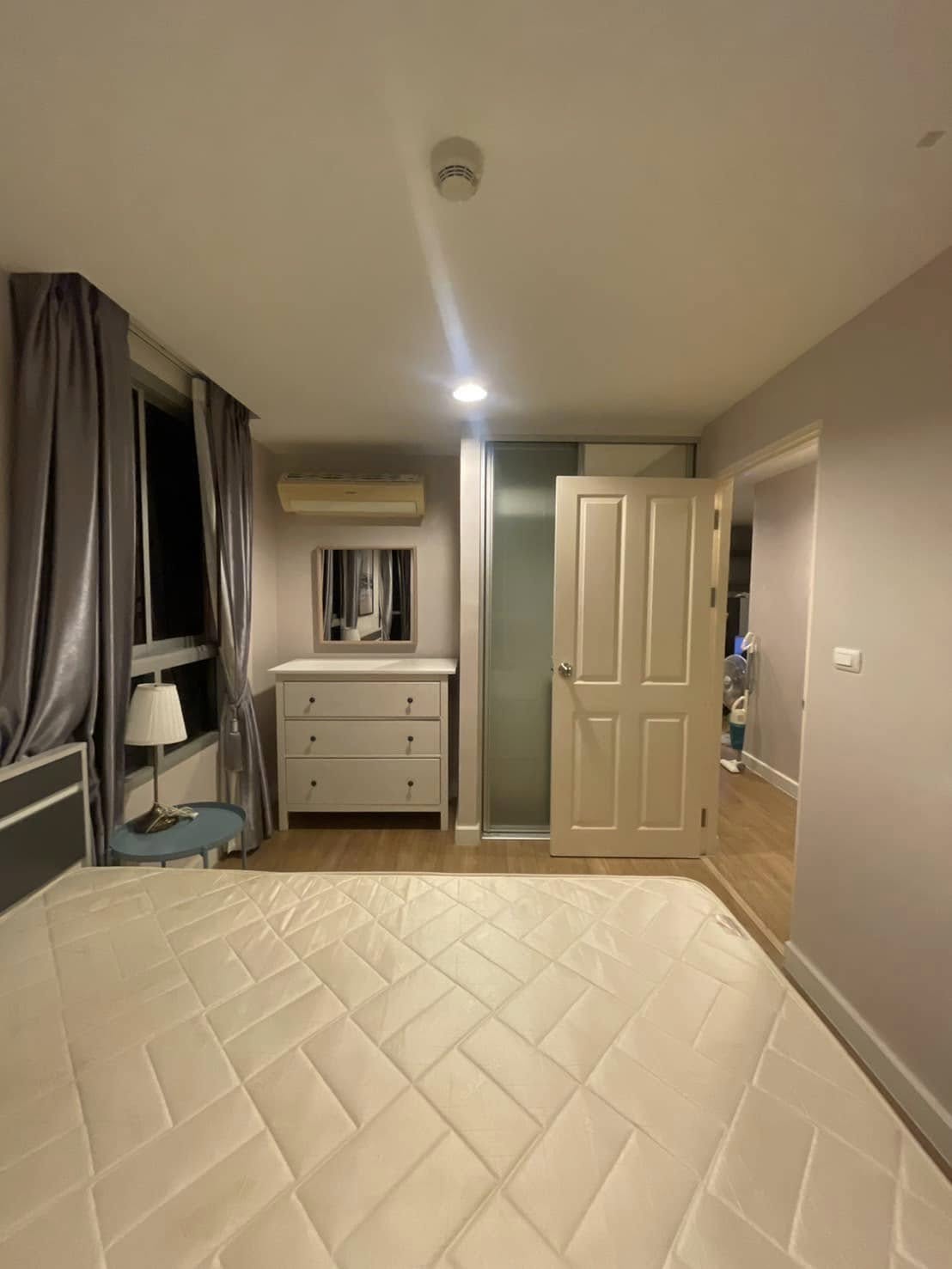 ให้เช่าห้องแบบ 2ห้องนอน 1ห้องน้ำ โซนพื้นที่ MRT สุทธิสาร คอนโด The Kris Extra 7 (เดอะ คริส เอ็กซ์ตร้า 7) ขนาดห้อง 45 ตรม. ชั้น 7