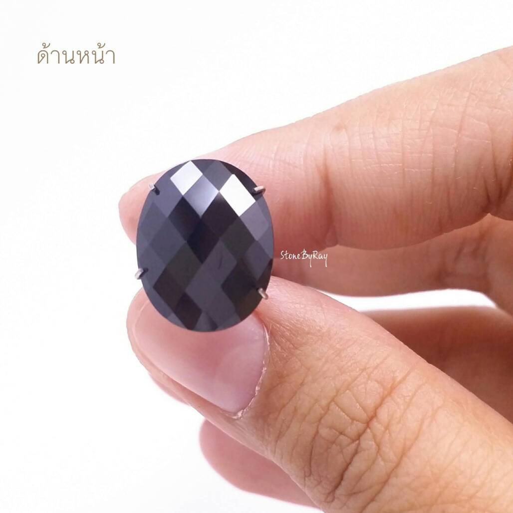 นิลแท้เจียรเหลี่ยม